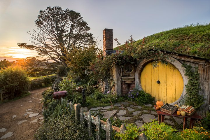 Explore the whimsical charm of Hobbiton where idyllic landscapes meet iconic Hobbit Holes. Uncover the magic of Middle Earth while enjoying a serene stroll through this cinematic paradise.